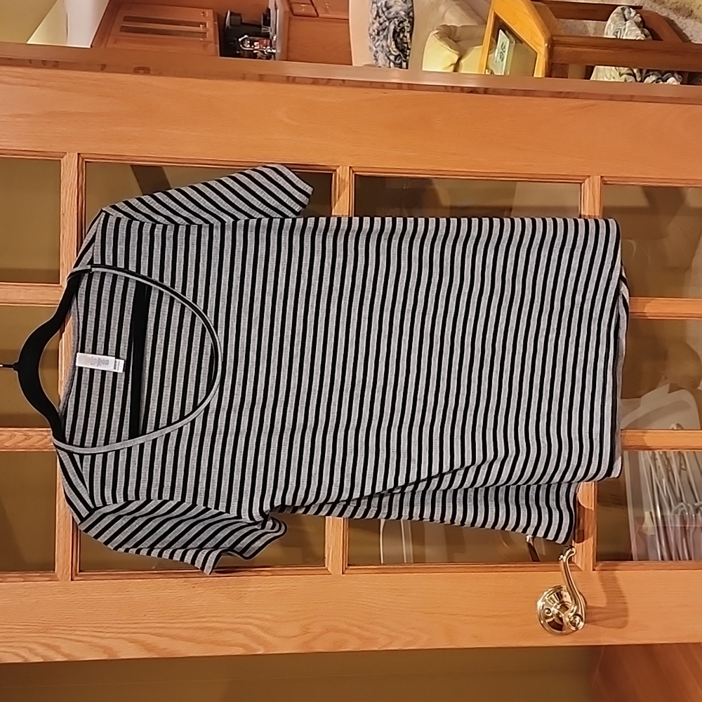 Black and grey Classic Tee